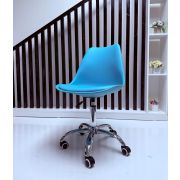 Стул мастера «Eames Soft» экокожа голубой на хромированном пятилучье